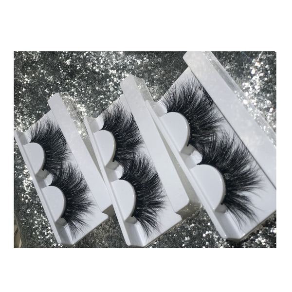 Wynnk Lashes Make Me Up Collection