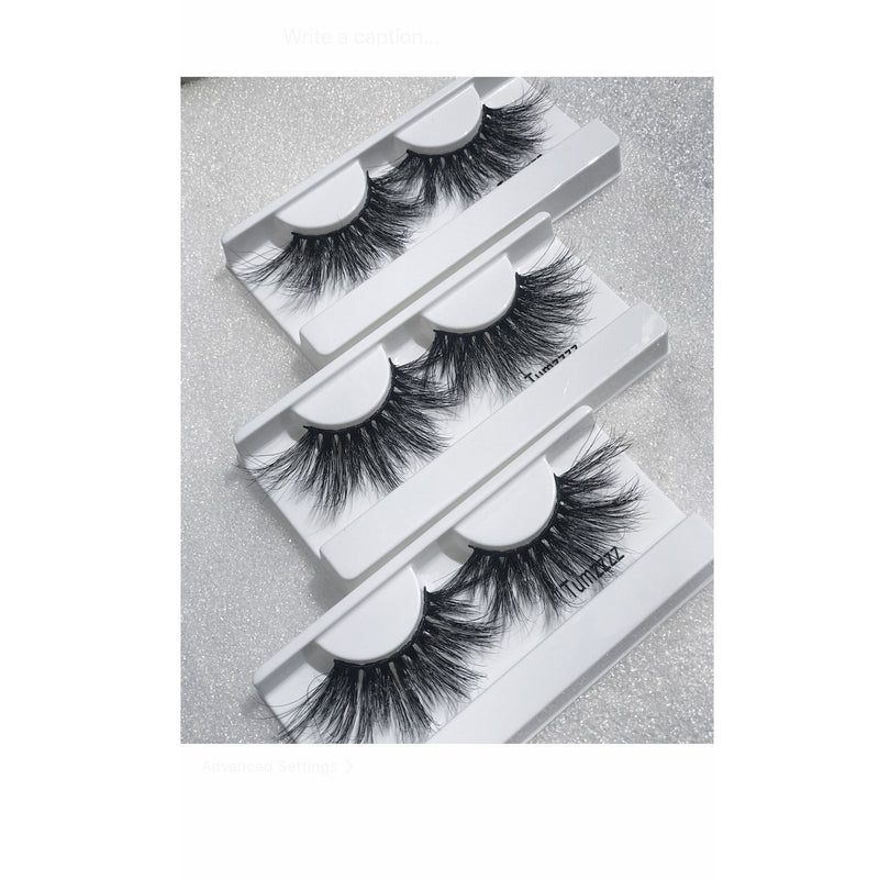 Wynnk Lashes Make Me Up Collection