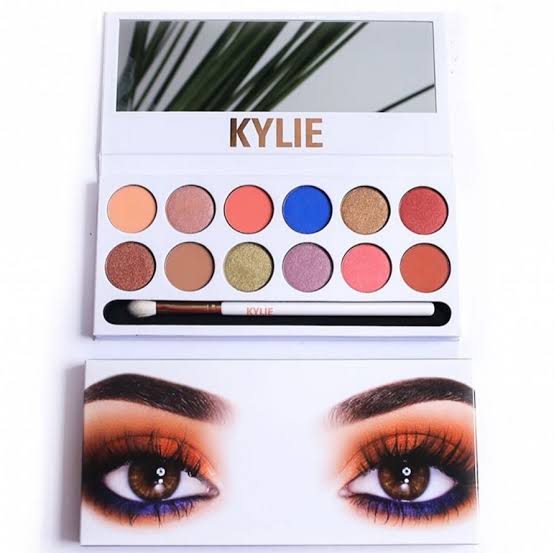 KYLIE Royal Peach eyeshadow palette